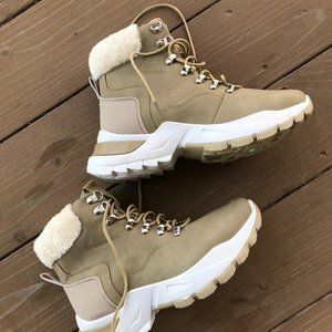 Olivia & Kate Boots | Size 9 | Light Green Brown
